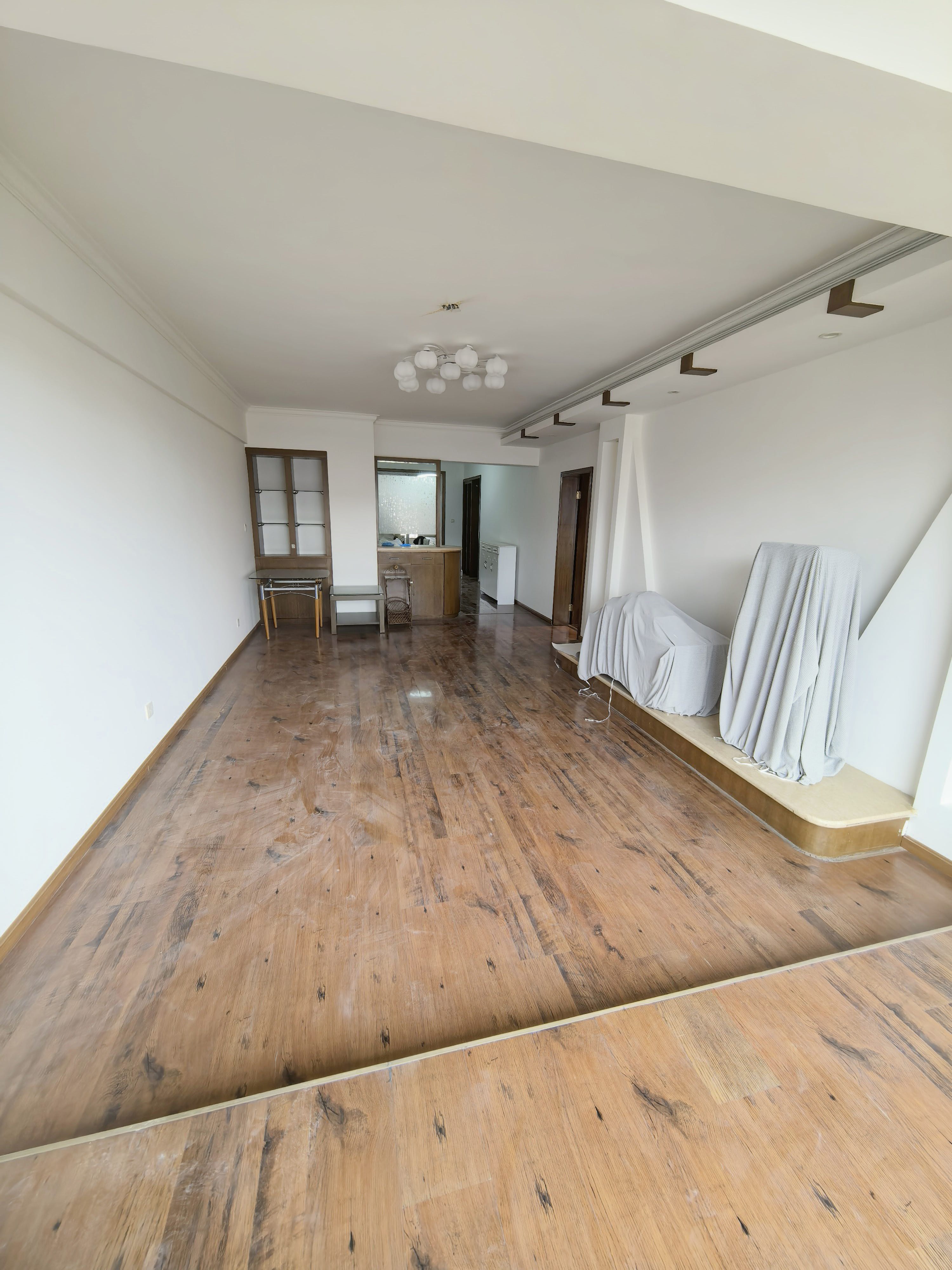 云南轻纺协会家属区 4室2厅2卫 115㎡ 朝南 精装 80万 - 图片2