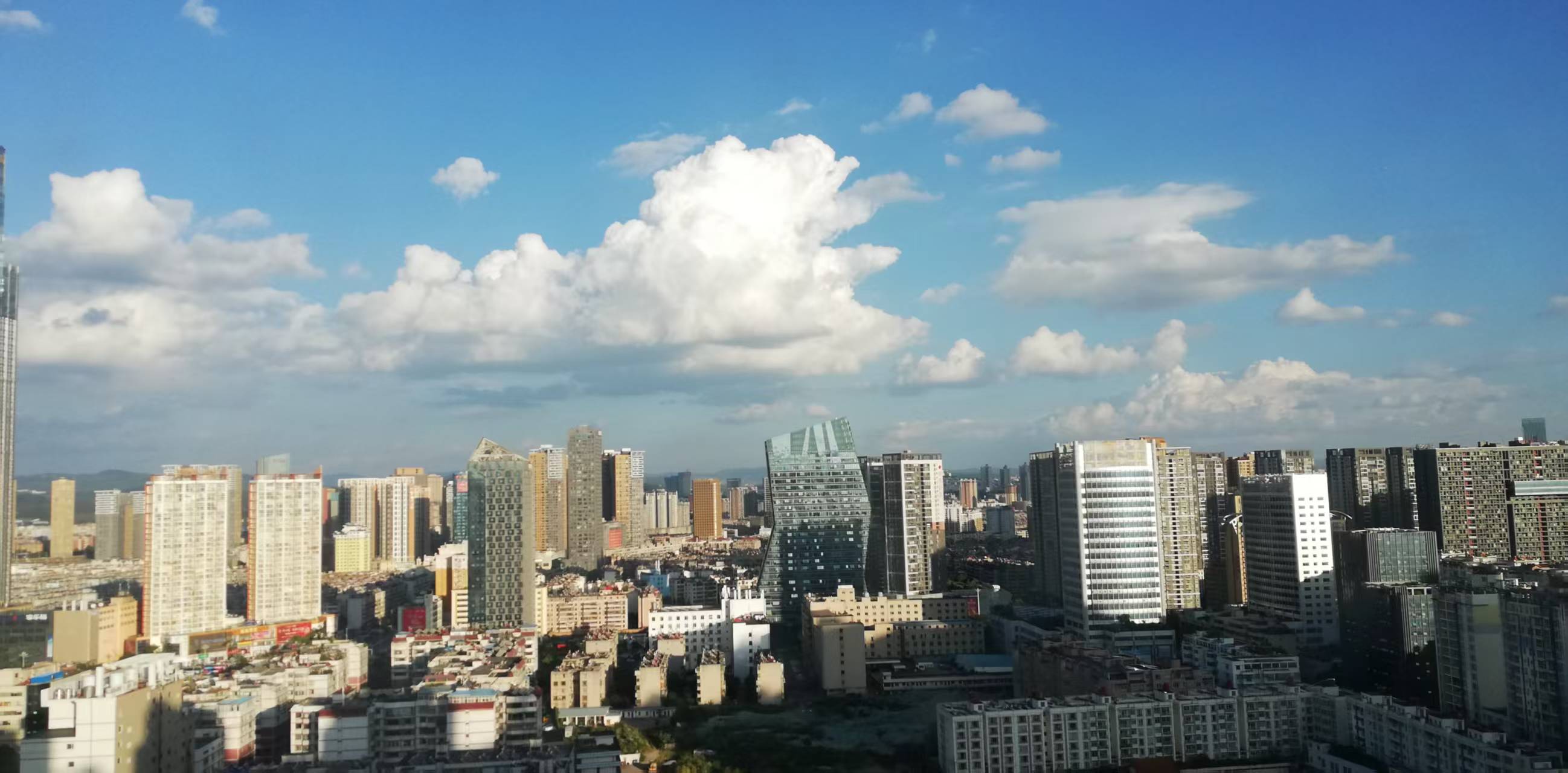 盘龙区 滨江俊园 2室2厅1卫 75.68㎡ 朝东 精装 110万