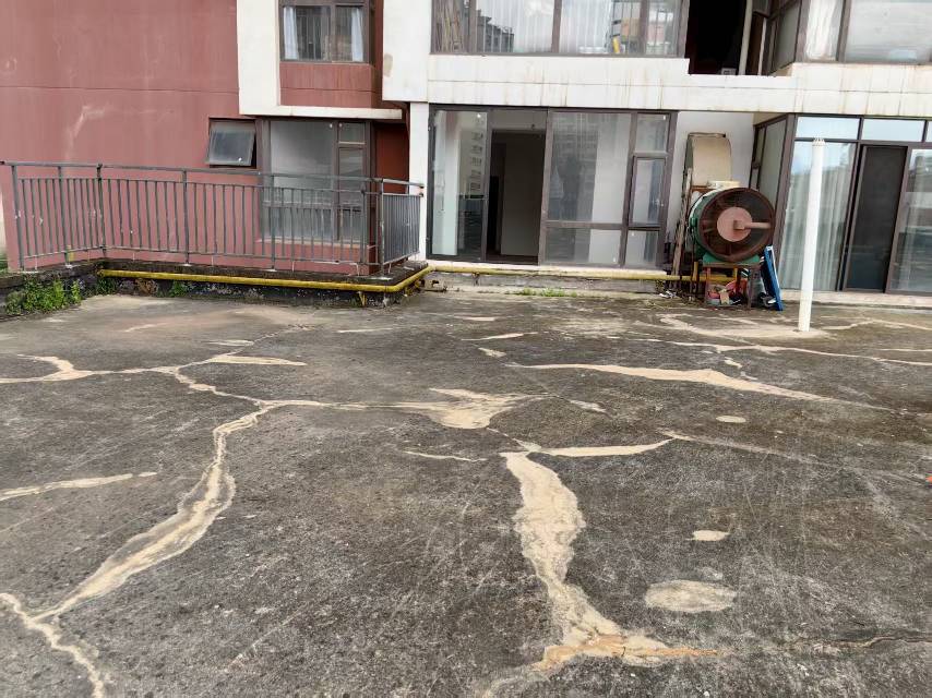 五华区 时代锋尚园 3室2厅2卫 122㎡ 朝东 毛坯 85.8万 - 图片1