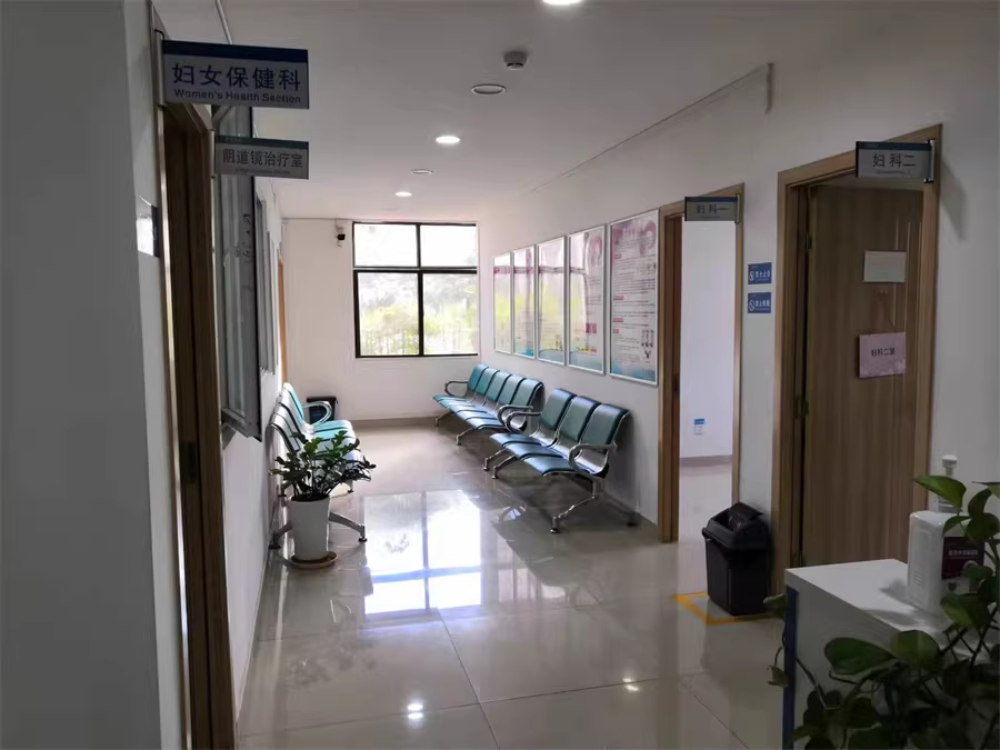 五华区 中天花园 5室以上4厅5卫以上 920.97㎡ 朝东 简装 690.56万