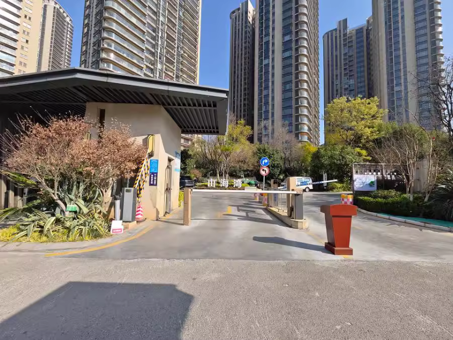 官渡区 滇池国际会展中心(9号地块) 5室2厅4卫 342.8㎡ 朝南 毛坯 400万